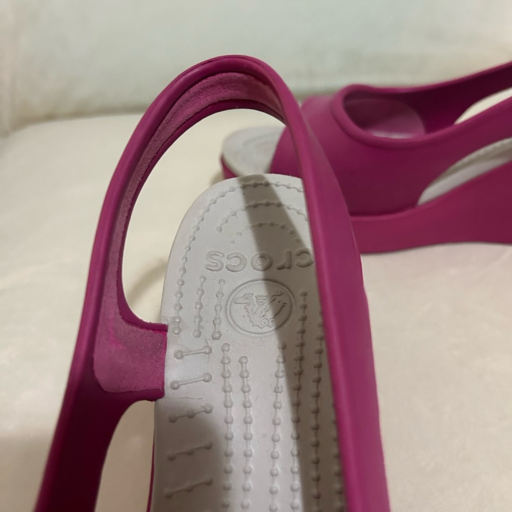 Crocs Barbie Havana Women’s Size 7 Pink Wedge Sandal Open Toe Slingback Platform - Picture 10 of 13